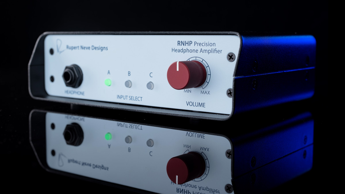 Hi-Fi News on the RNHP headphone amp