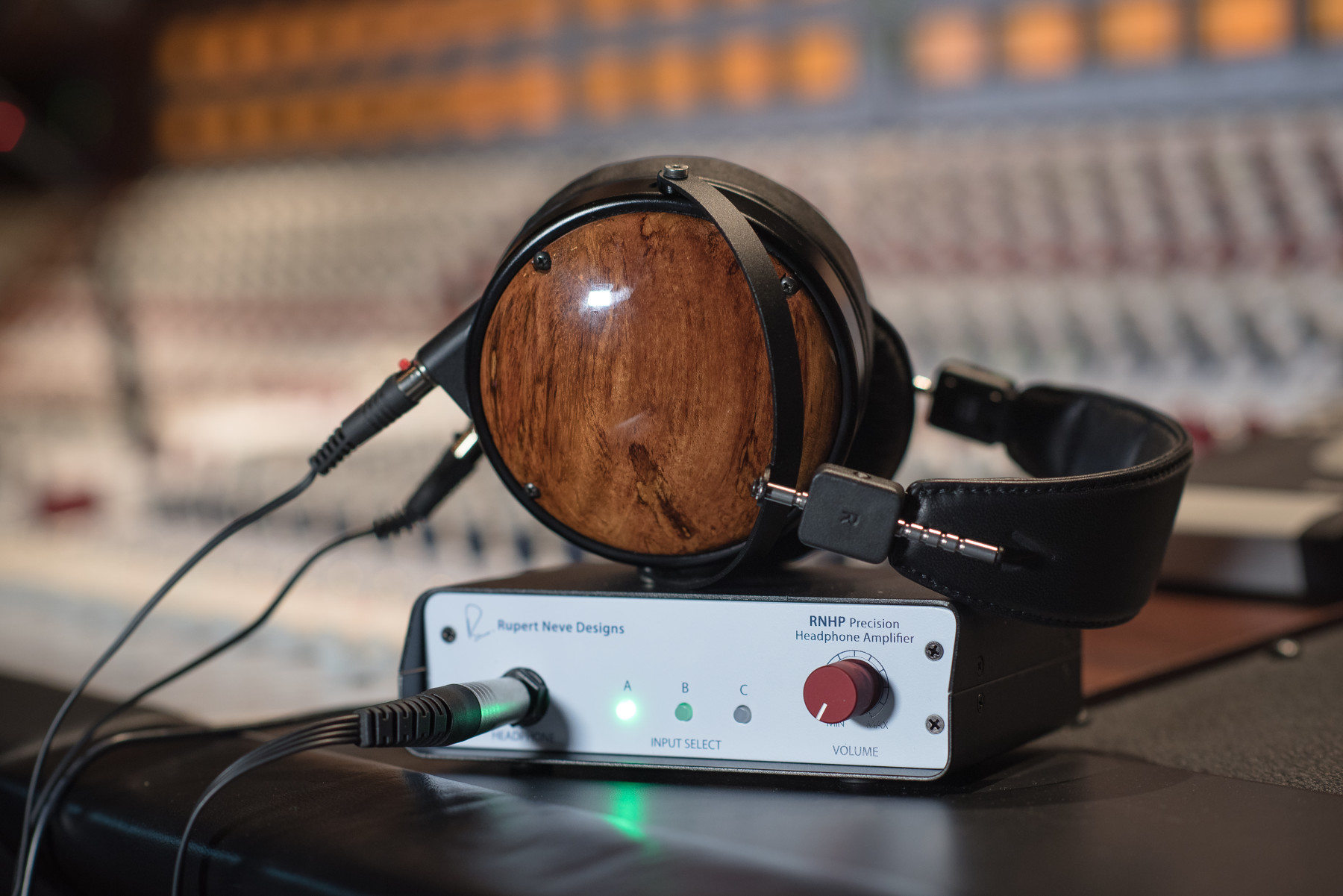 Hi-Fi Critic review the RNHP Hi-Fi Critic review the RNHP